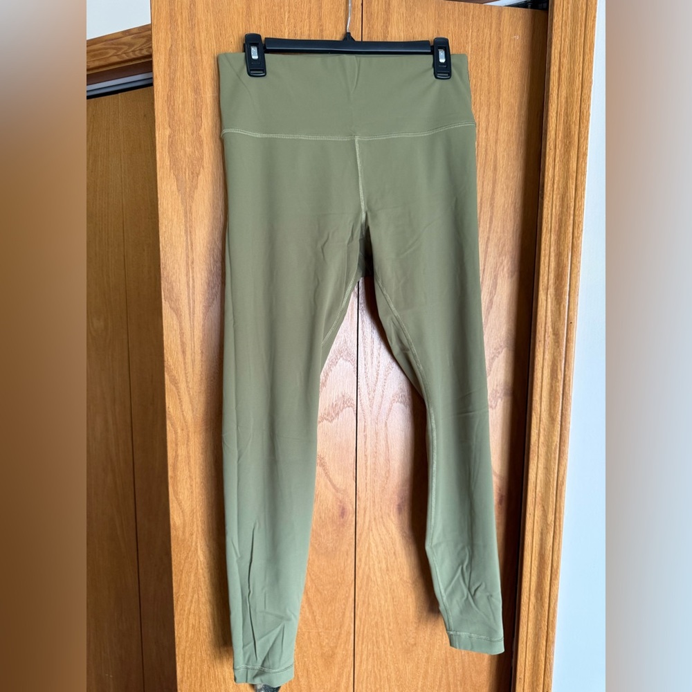 LIGHTLY USED: Lululemon Olive Green Wunder Under Leggings 25’
